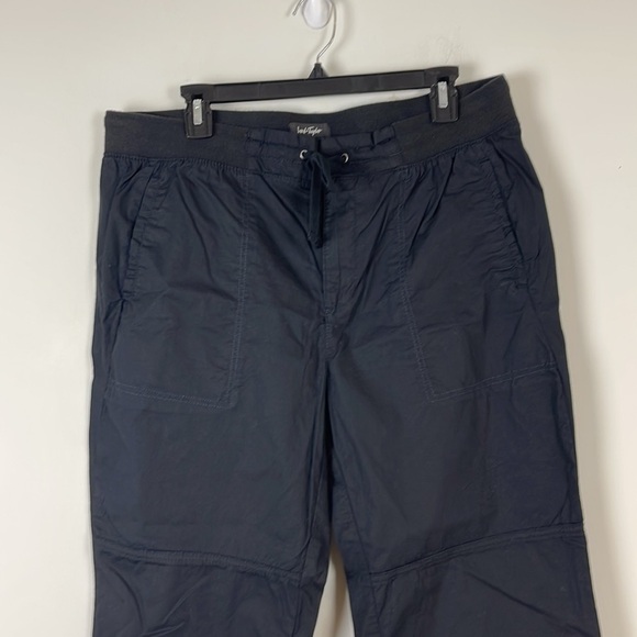 Lord & Taylor Black Lightweight pants black size large - Picture 2 of 8